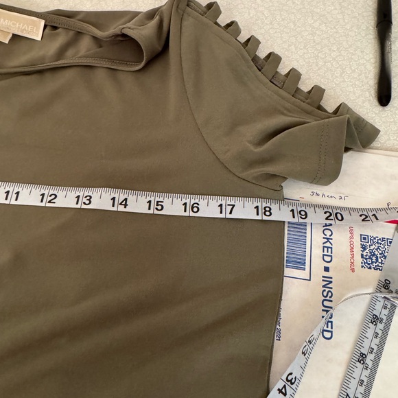 Michael Michael Kors top scoop neck peekaboo design on sleeve army green medium - Picture 6 of 8